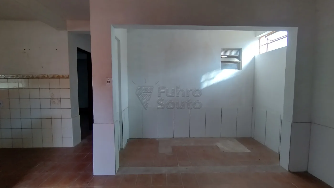 Comprar Casa / Padr&atilde;o em Pelotas R$ 350.000,00 - Foto 8