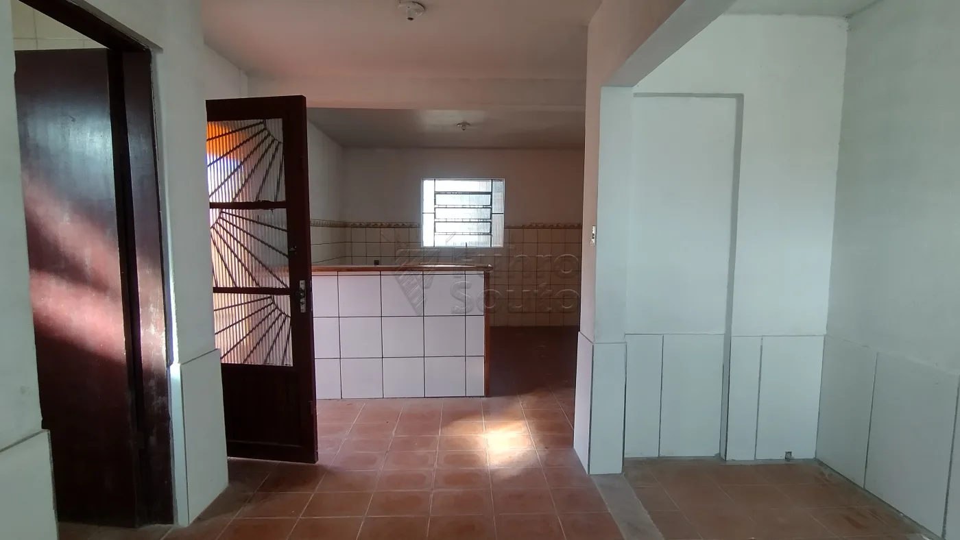 Comprar Casa / Padr&atilde;o em Pelotas R$ 350.000,00 - Foto 9