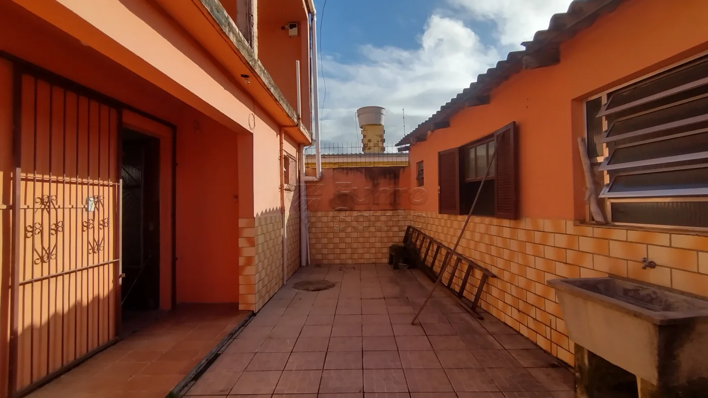 Comprar Casa / Padr&atilde;o em Pelotas R$ 350.000,00 - Foto 15
