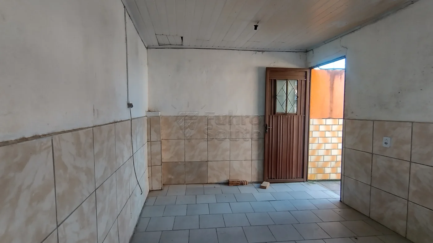 Comprar Casa / Padr&atilde;o em Pelotas R$ 350.000,00 - Foto 17