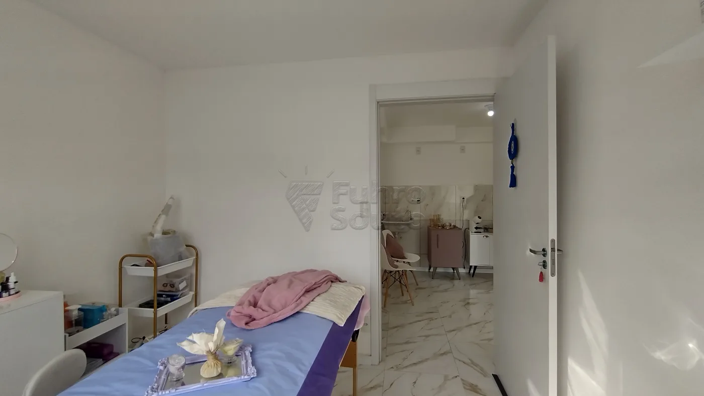 Comprar Apartamento / Padr&atilde;o em Pelotas R$ 195.000,00 - Foto 6
