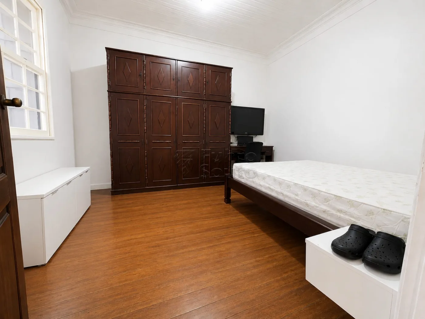 Comprar Casa / Padr&atilde;o em Pelotas R$ 390.000,00 - Foto 4