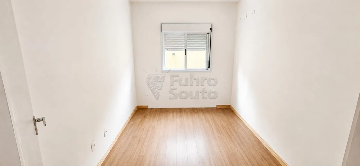 Comprar Apartamento / Padr&atilde;o em Pelotas R$ 240.000,00 - Foto 1