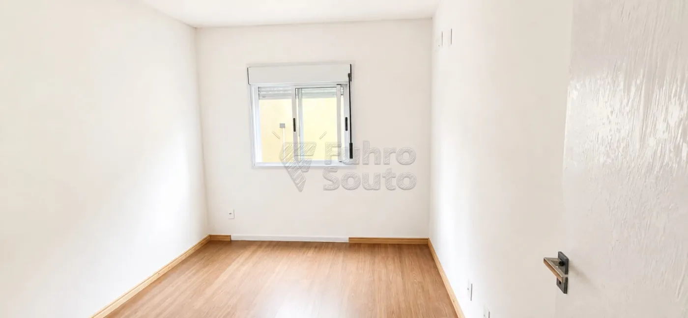 Comprar Apartamento / Padr&atilde;o em Pelotas R$ 240.000,00 - Foto 3