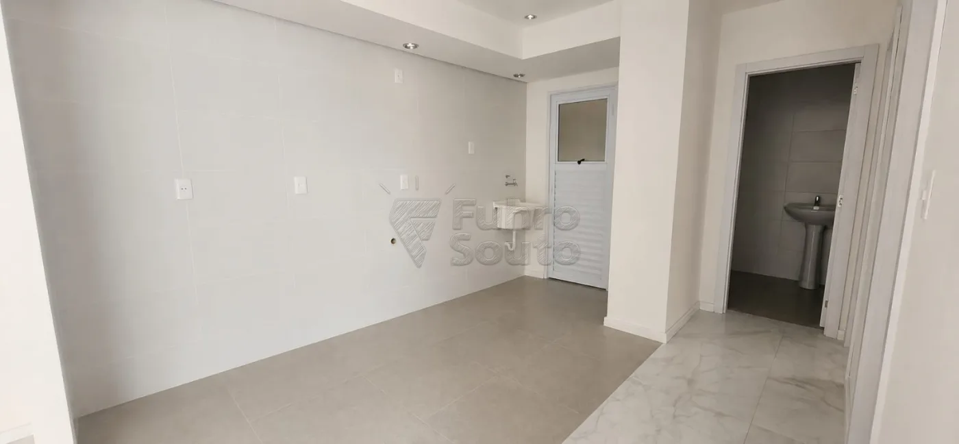 Comprar Apartamento / Padr&atilde;o em Pelotas R$ 240.000,00 - Foto 4