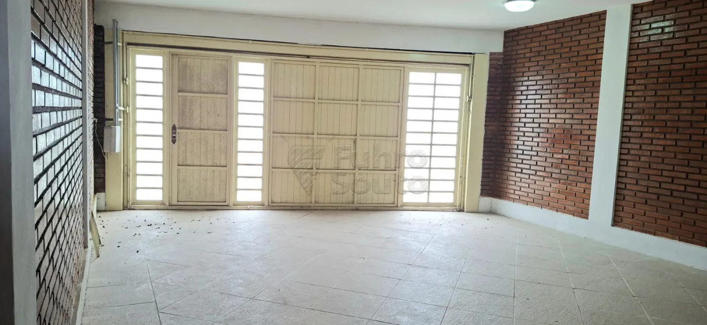 Comprar Casa / Padr&atilde;o em Pelotas R$ 890.000,00 - Foto 1