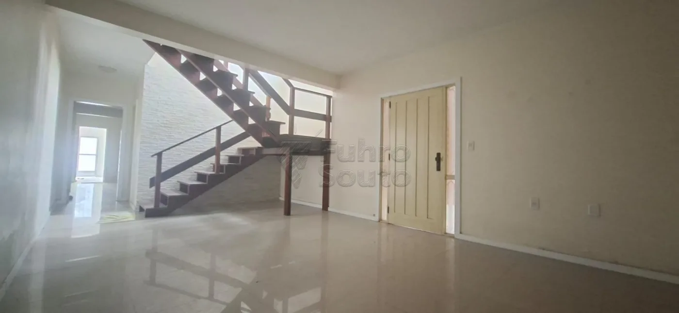 Comprar Casa / Padr&atilde;o em Pelotas R$ 890.000,00 - Foto 5