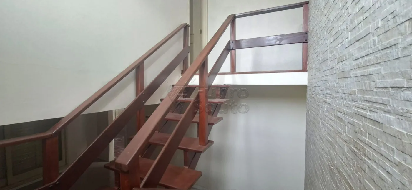 Comprar Casa / Padr&atilde;o em Pelotas R$ 890.000,00 - Foto 10
