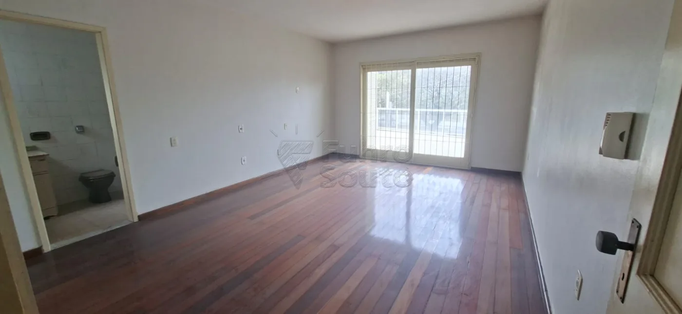 Comprar Casa / Padr&atilde;o em Pelotas R$ 890.000,00 - Foto 22