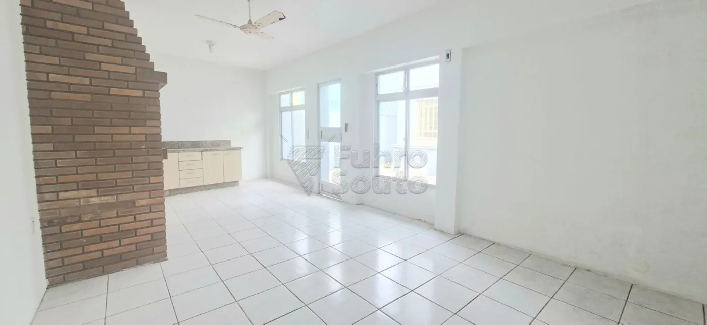 Comprar Casa / Padr&atilde;o em Pelotas R$ 890.000,00 - Foto 31