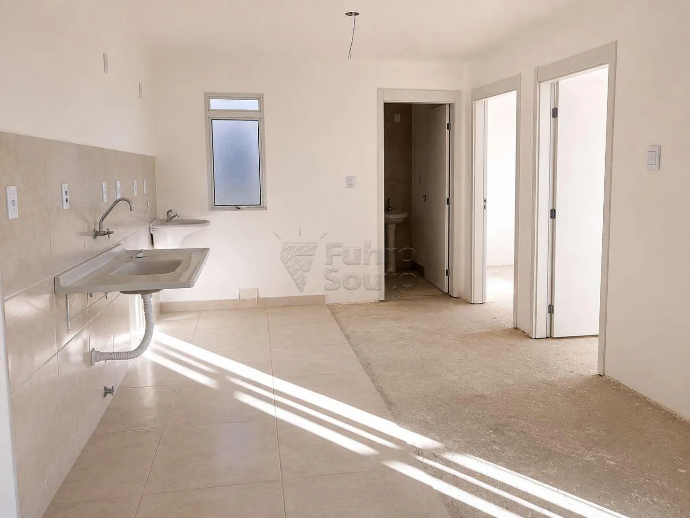 Comprar Apartamento / Padr&atilde;o em Pelotas R$ 140.000,00 - Foto 2