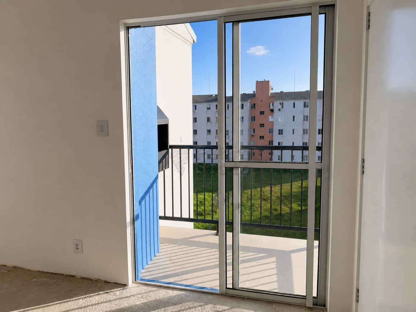 Comprar Apartamento / Padr&atilde;o em Pelotas R$ 140.000,00 - Foto 3