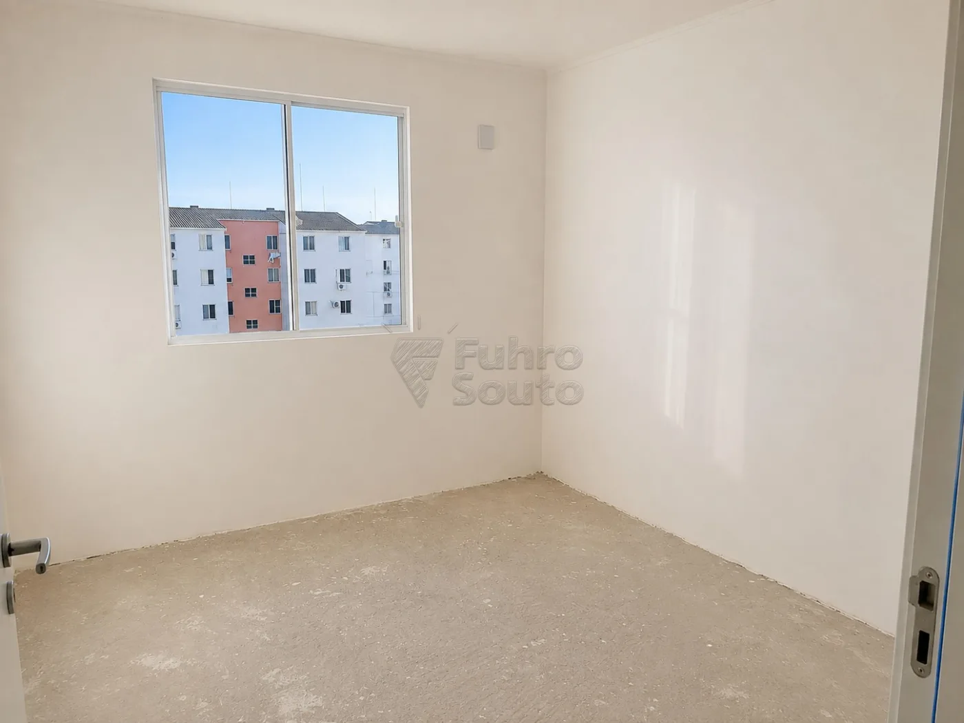 Comprar Apartamento / Padr&atilde;o em Pelotas R$ 140.000,00 - Foto 5