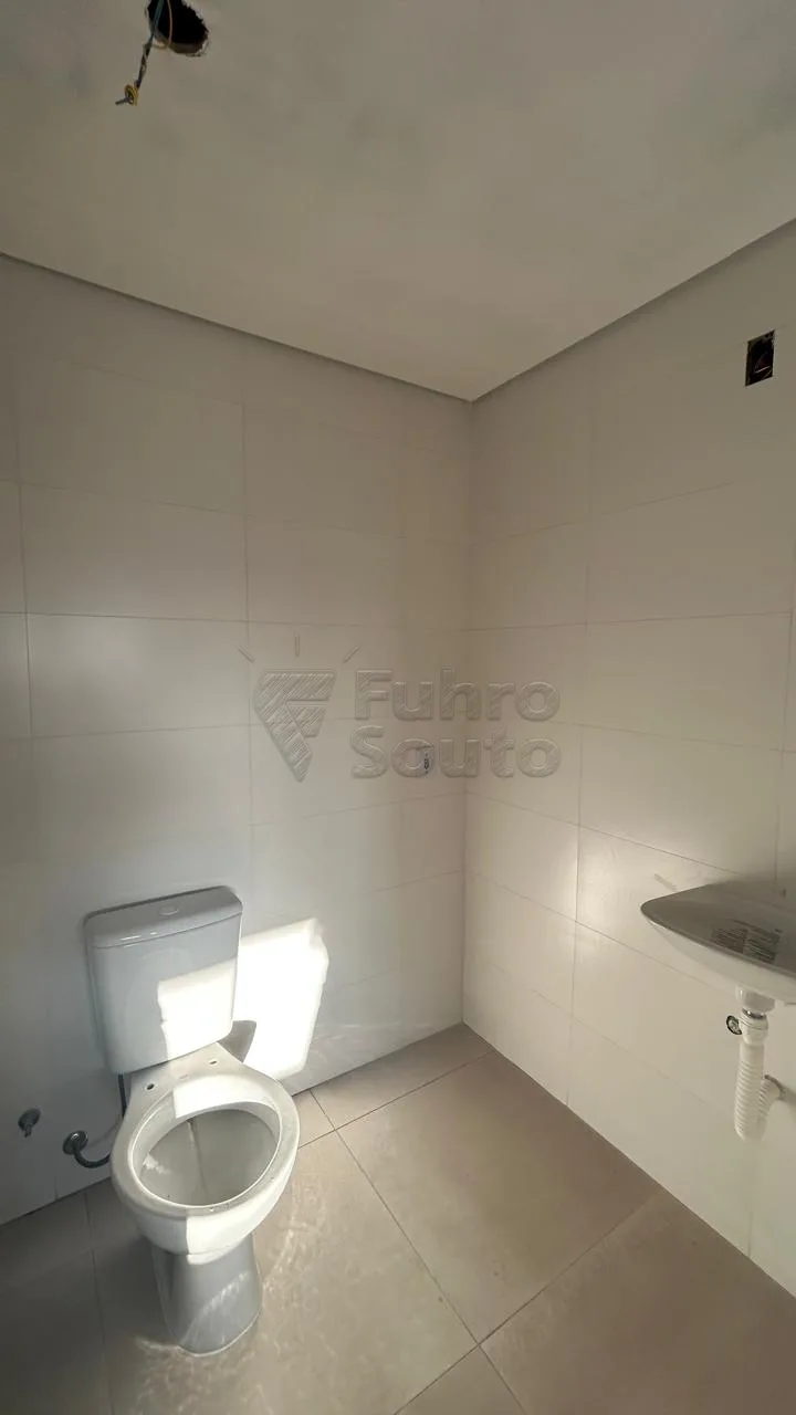 Comprar Apartamento / Padr&atilde;o em Pelotas R$ 300.000,00 - Foto 6
