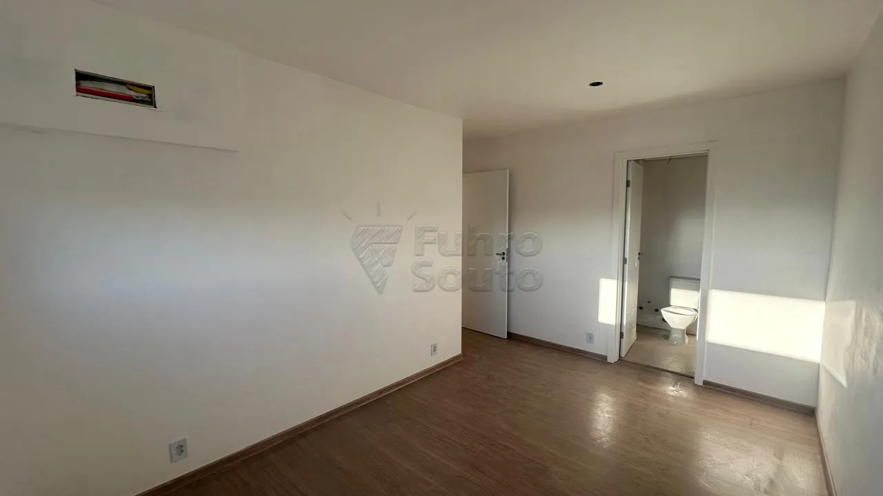 Comprar Apartamento / Padr&atilde;o em Pelotas R$ 300.000,00 - Foto 8