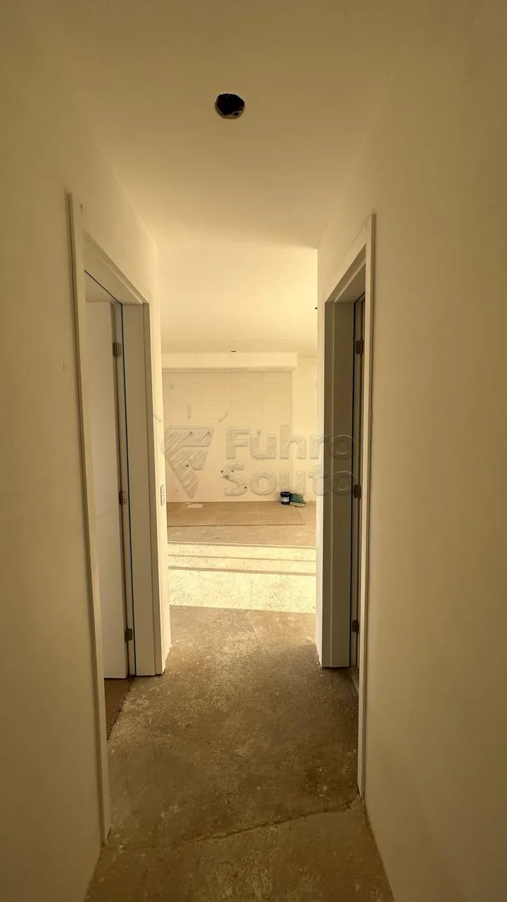 Comprar Apartamento / Padr&atilde;o em Pelotas R$ 300.000,00 - Foto 9