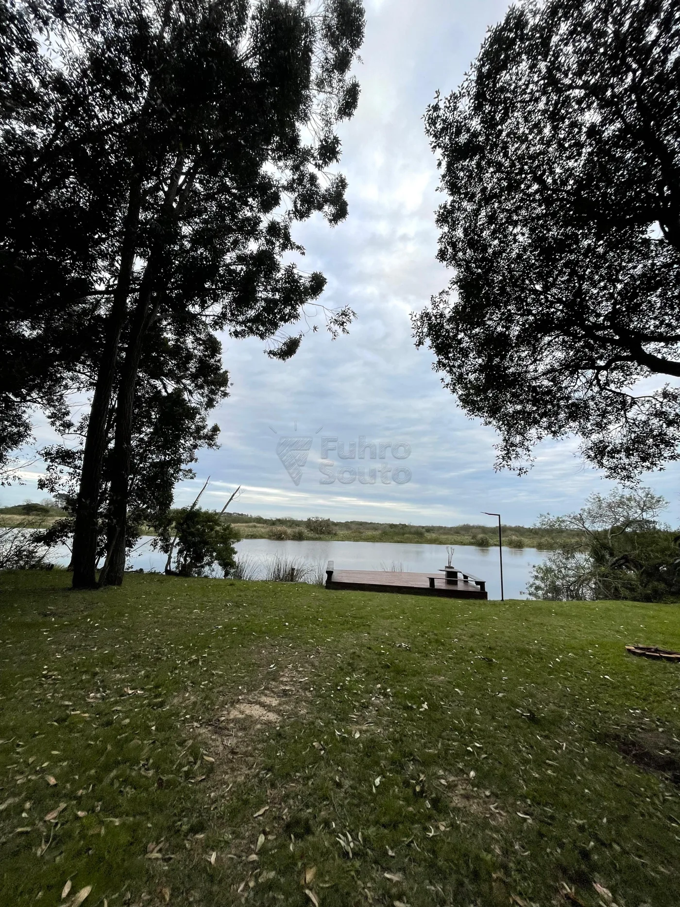 Comprar Terreno / Padr&atilde;o em Pelotas R$ 425.600,00 - Foto 3