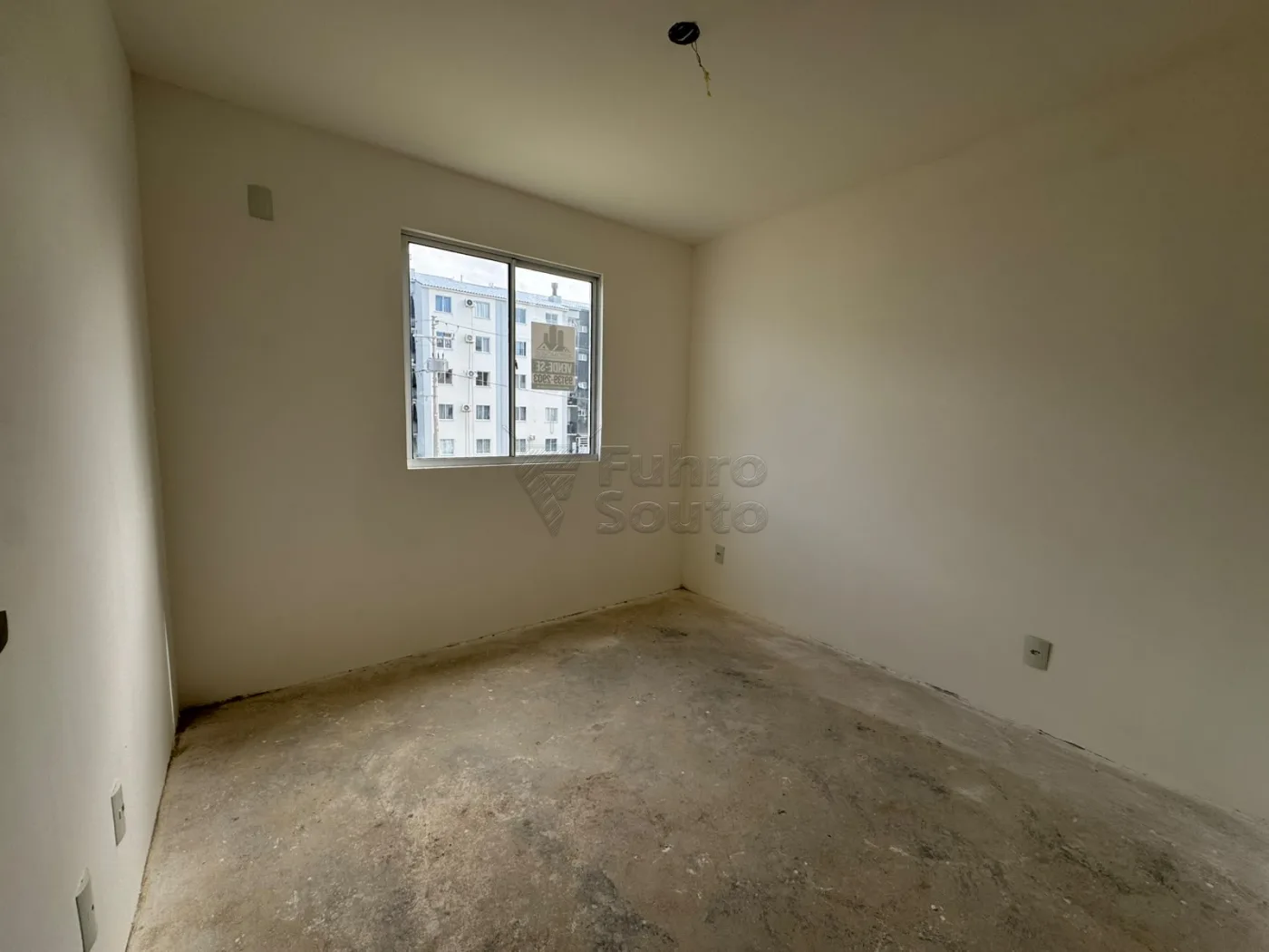 Comprar Apartamento / Padr&atilde;o em Pelotas R$ 180.000,00 - Foto 5