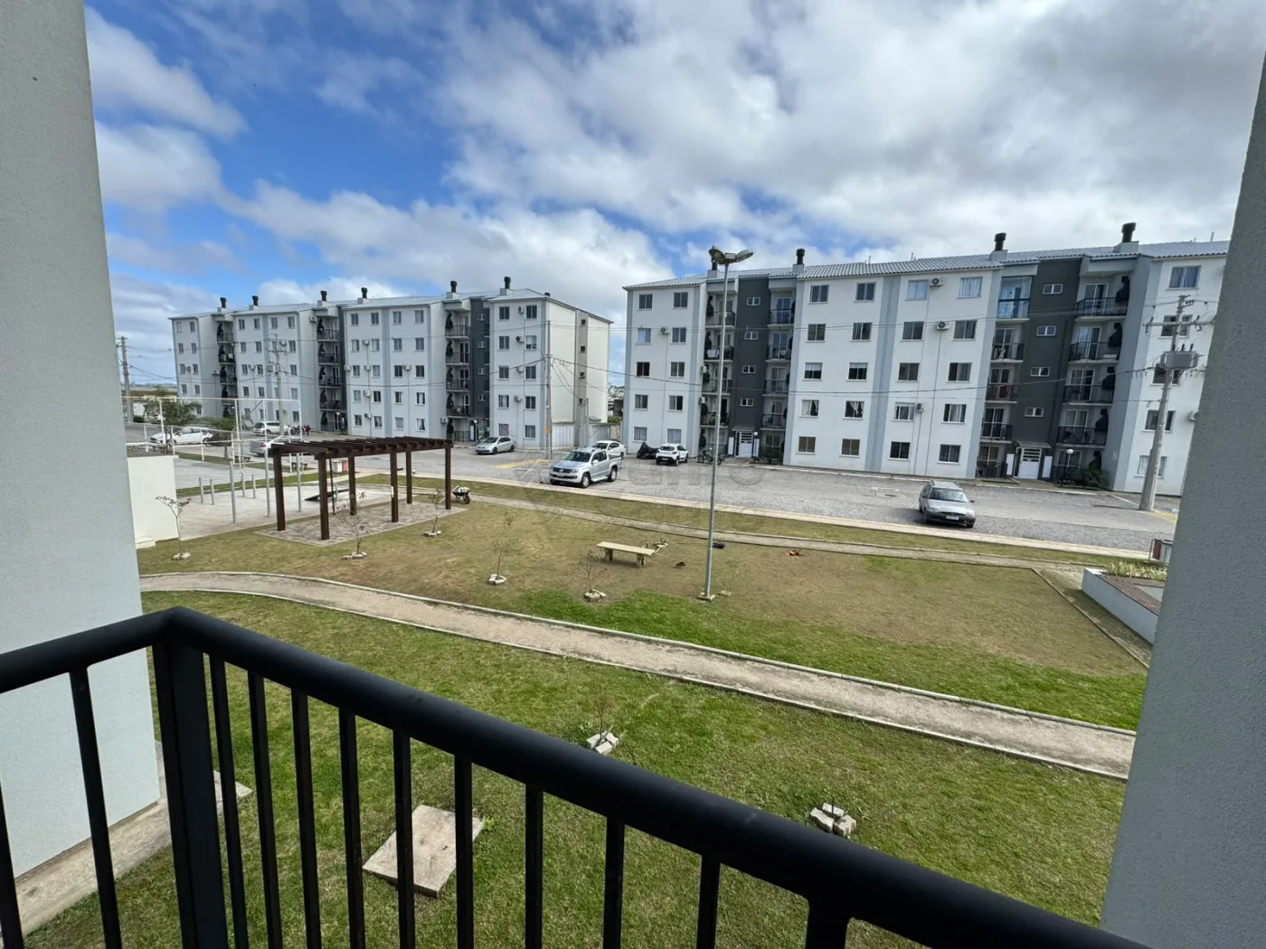 Comprar Apartamento / Padr&atilde;o em Pelotas R$ 180.000,00 - Foto 8