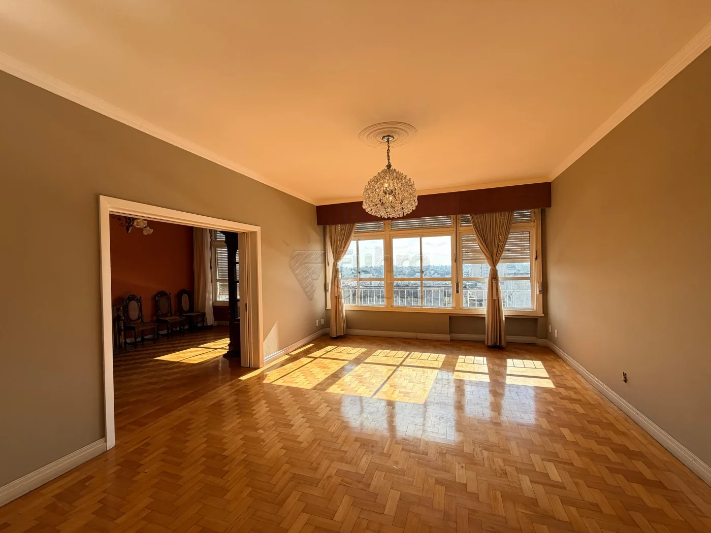 Comprar Apartamento / Padr&atilde;o em Pelotas R$ 530.000,00 - Foto 3