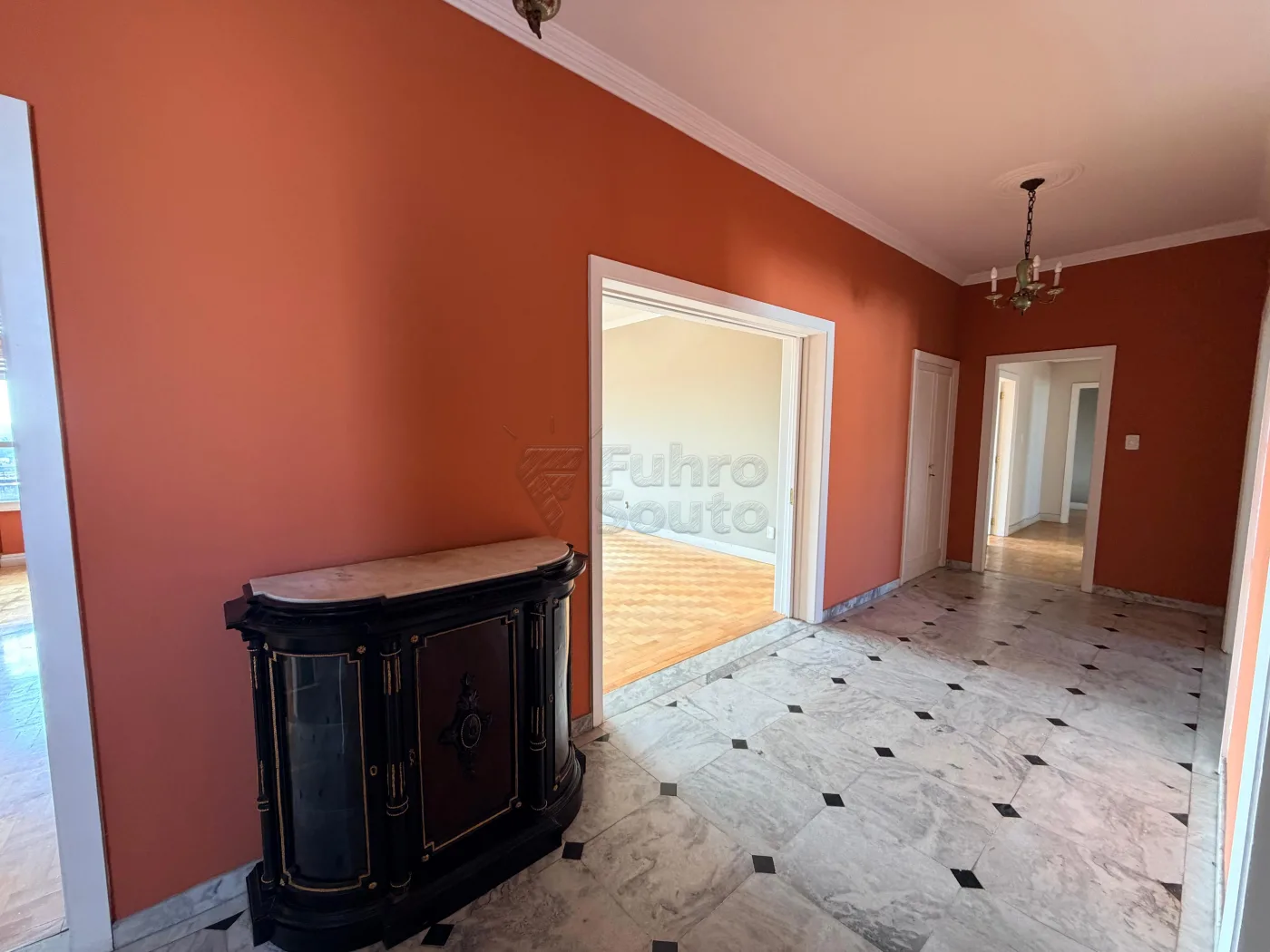 Comprar Apartamento / Padr&atilde;o em Pelotas R$ 530.000,00 - Foto 5