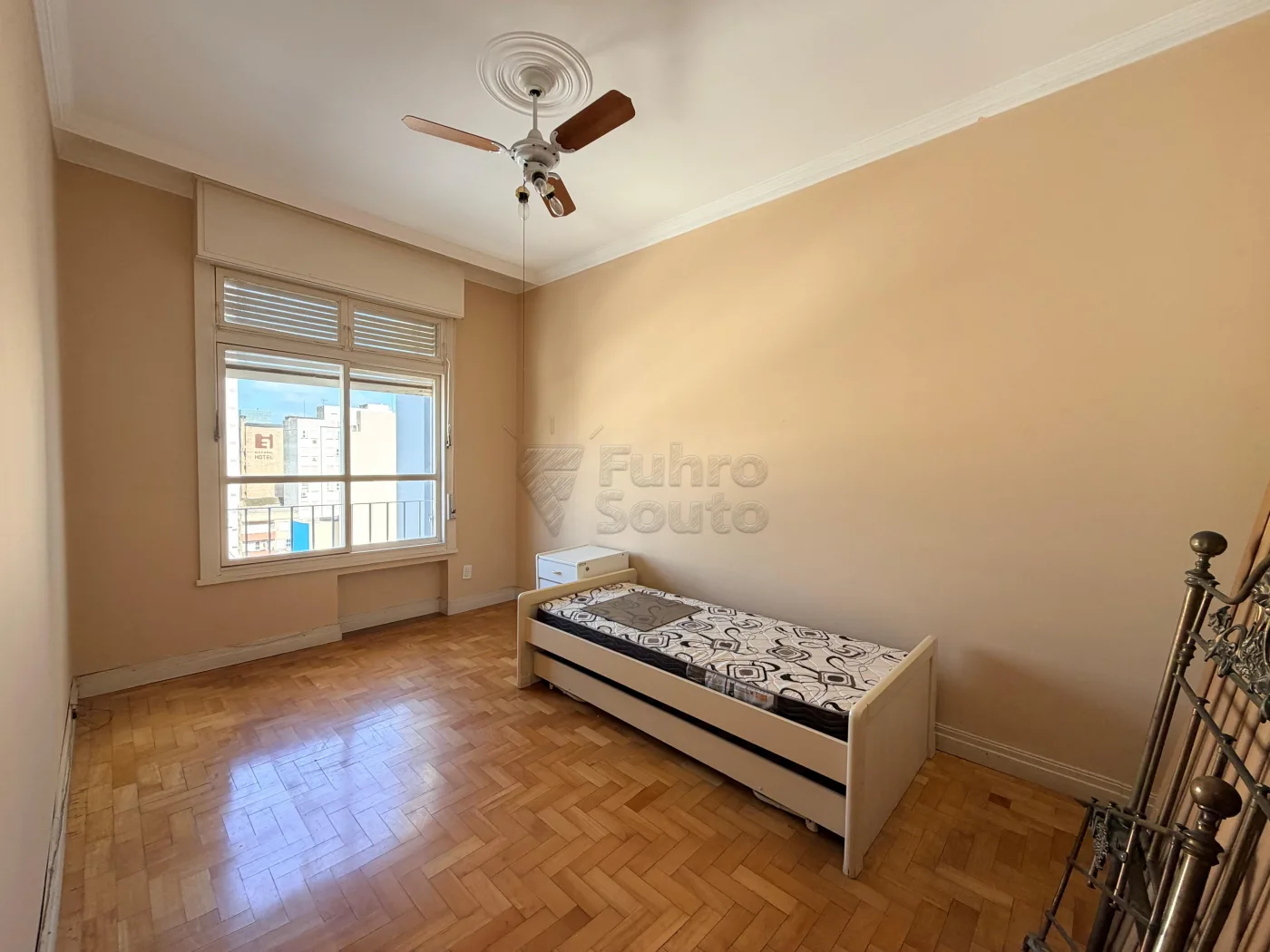 Comprar Apartamento / Padr&atilde;o em Pelotas R$ 530.000,00 - Foto 8