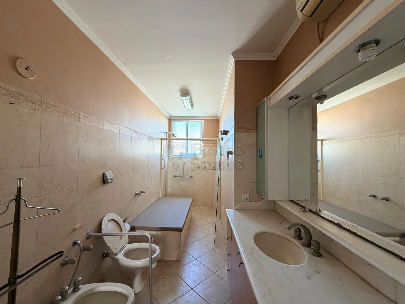 Comprar Apartamento / Padr&atilde;o em Pelotas R$ 530.000,00 - Foto 11