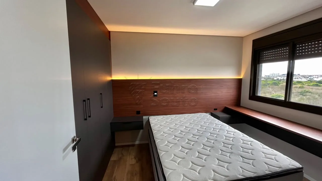 Comprar Apartamento / Padr&atilde;o em Pelotas R$ 395.000,00 - Foto 5