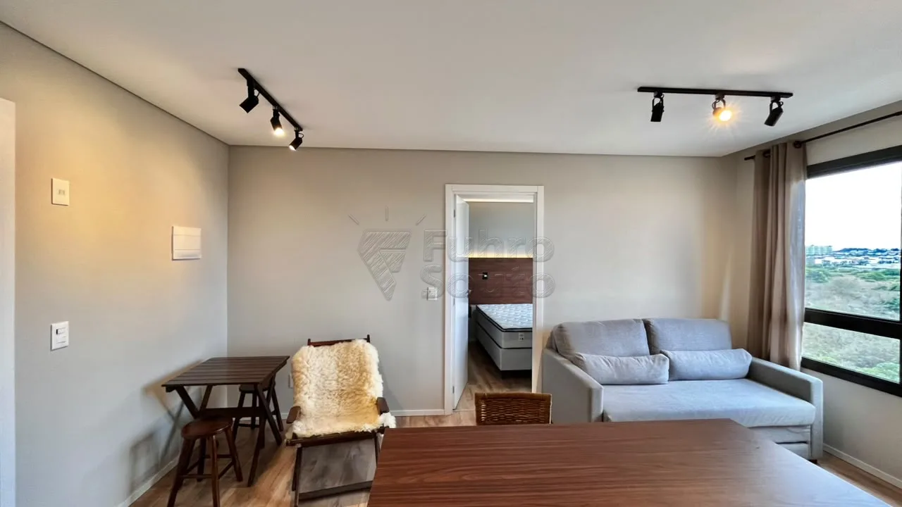 Comprar Apartamento / Padr&atilde;o em Pelotas R$ 395.000,00 - Foto 1