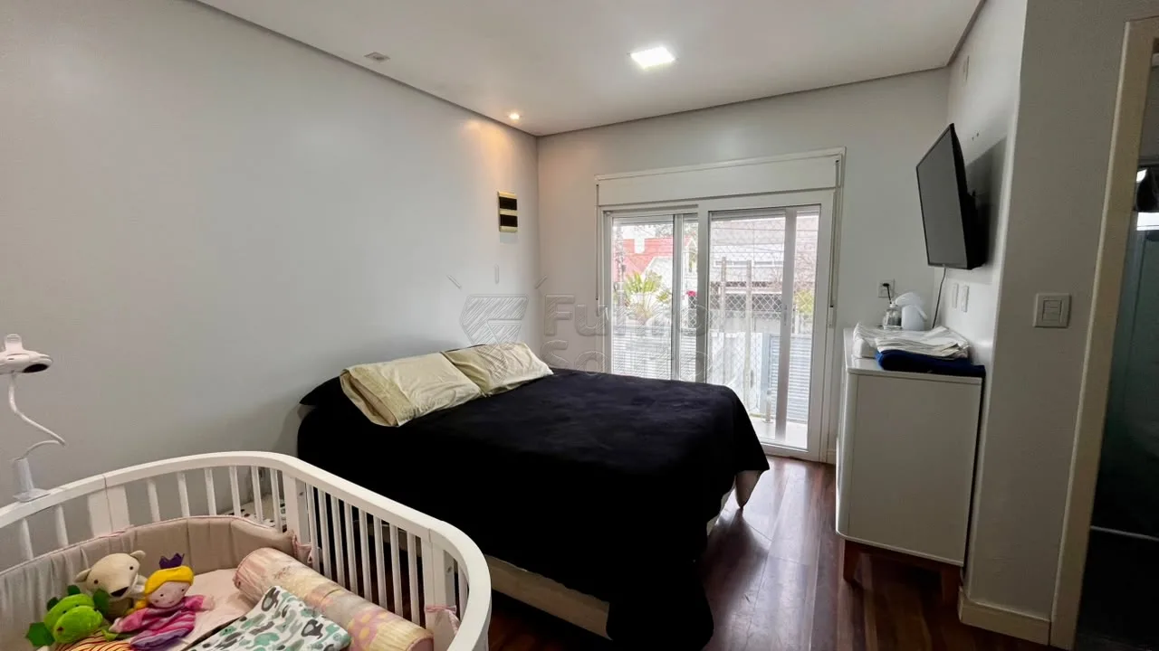 Comprar Casa / Padr&atilde;o em Pelotas R$ 670.000,00 - Foto 7