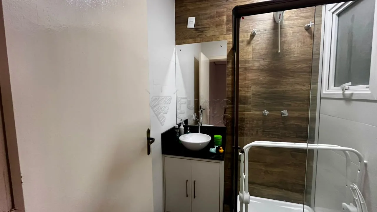 Comprar Casa / Padr&atilde;o em Pelotas R$ 670.000,00 - Foto 11