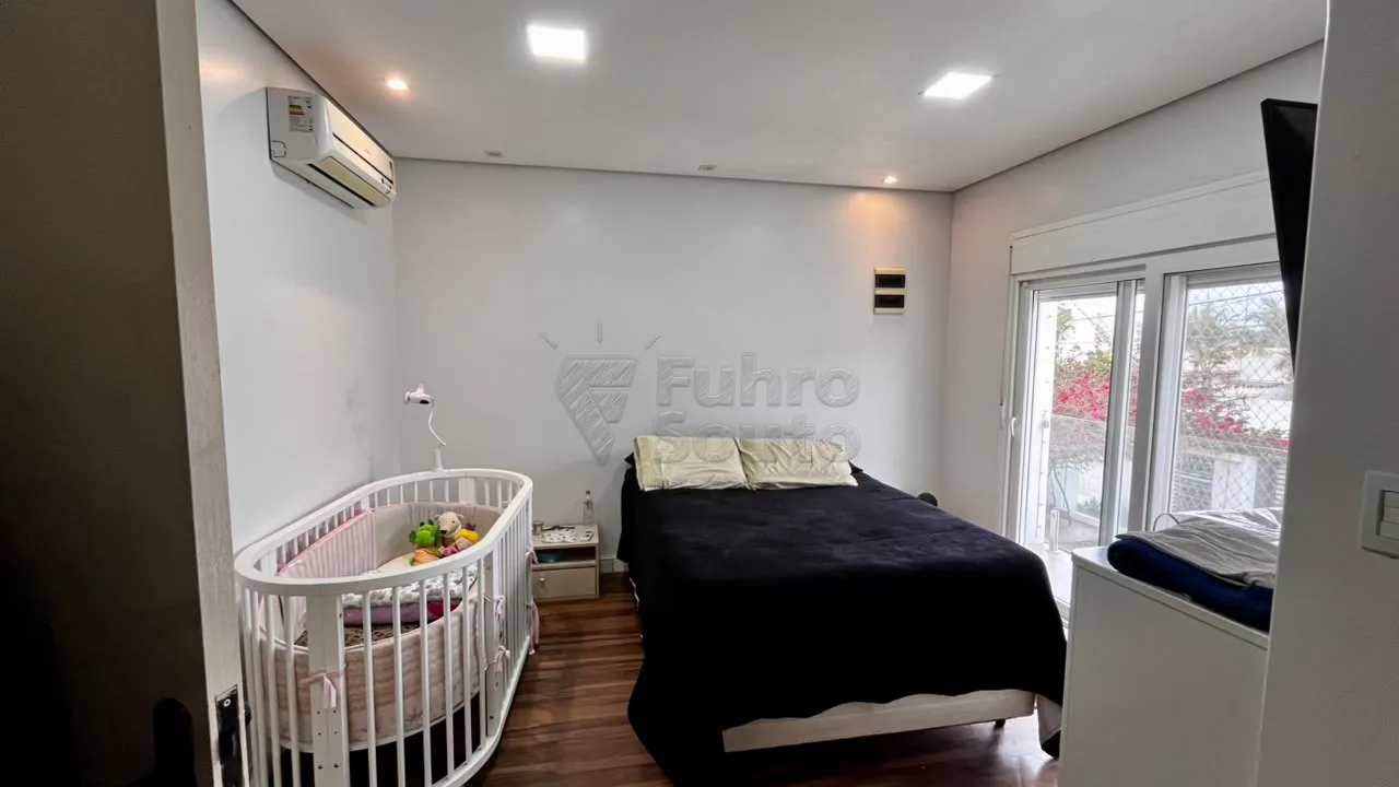 Comprar Casa / Padr&atilde;o em Pelotas R$ 670.000,00 - Foto 9