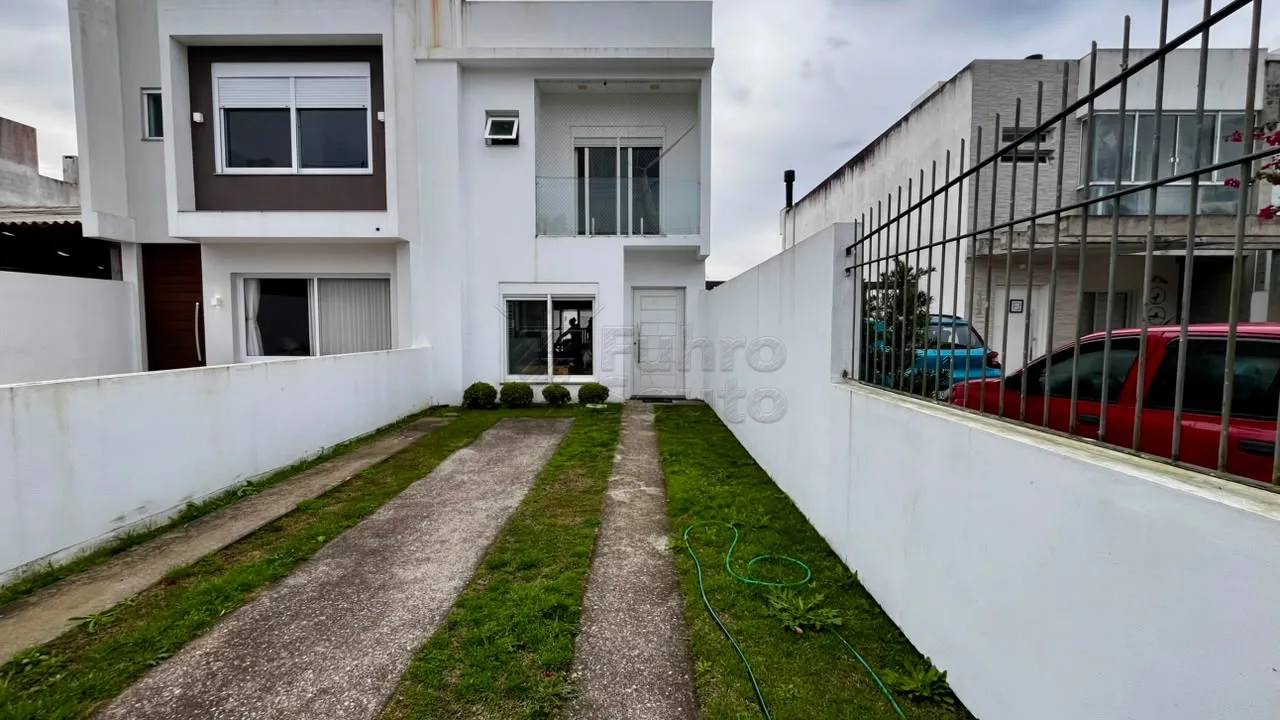 Comprar Casa / Padr&atilde;o em Pelotas R$ 670.000,00 - Foto 13