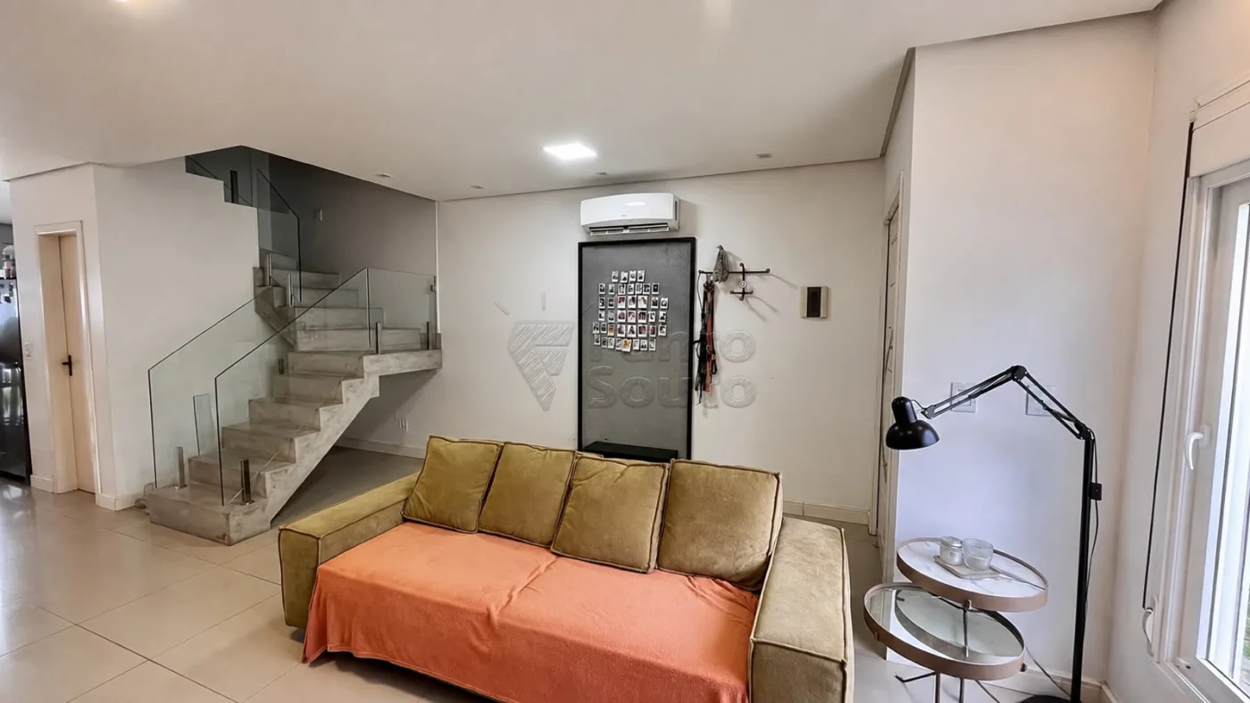 Comprar Casa / Padr&atilde;o em Pelotas R$ 670.000,00 - Foto 3