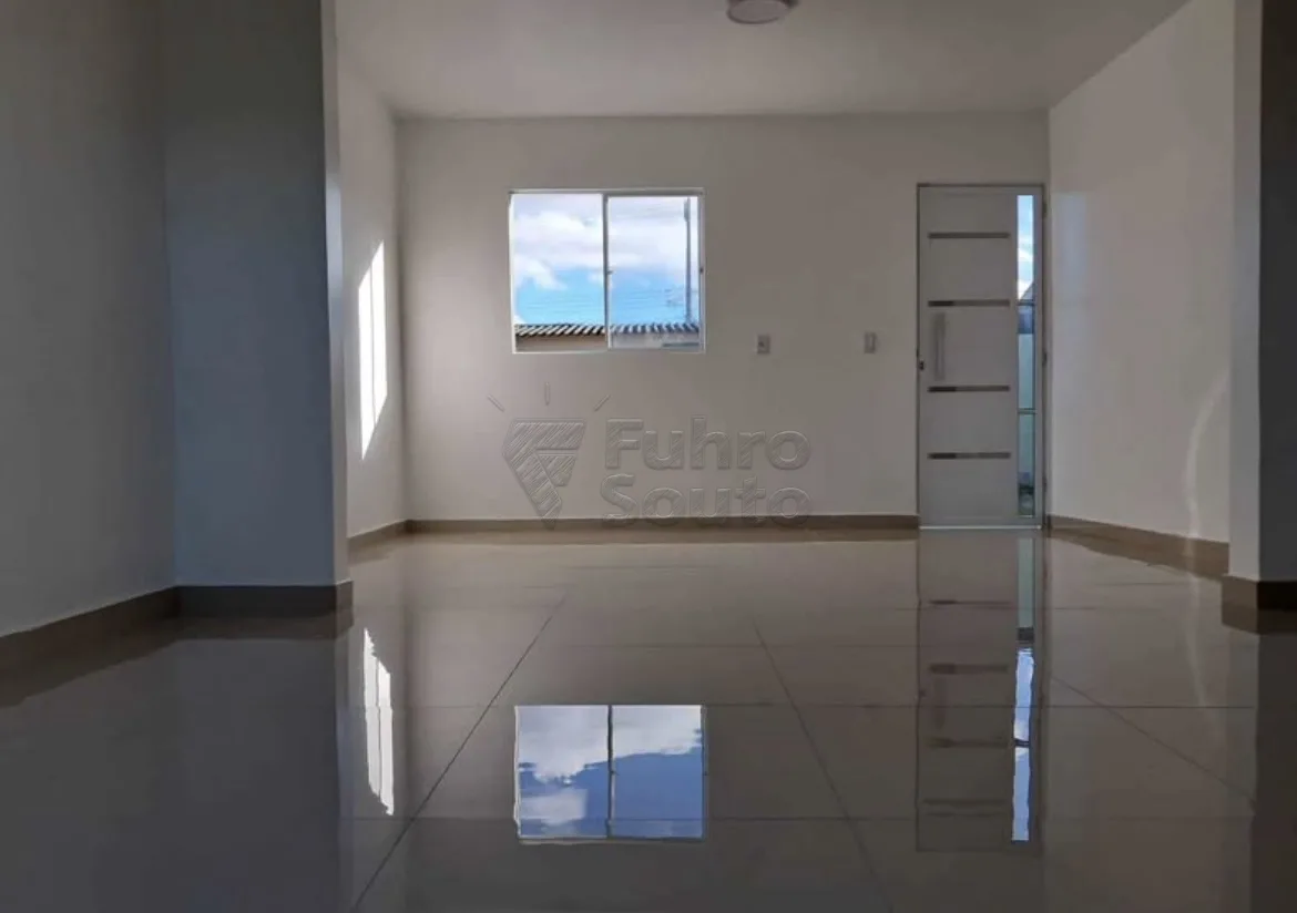 Comprar Casa / Padr&atilde;o em Pelotas R$ 290.000,00 - Foto 1