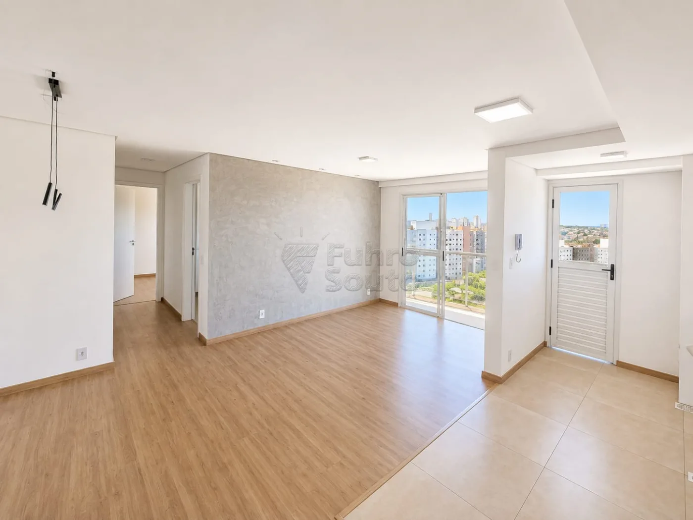 Comprar Apartamento / Padr&atilde;o em Pelotas R$ 360.000,00 - Foto 3