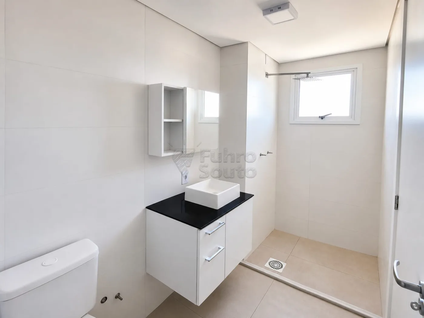 Comprar Apartamento / Padr&atilde;o em Pelotas R$ 360.000,00 - Foto 5