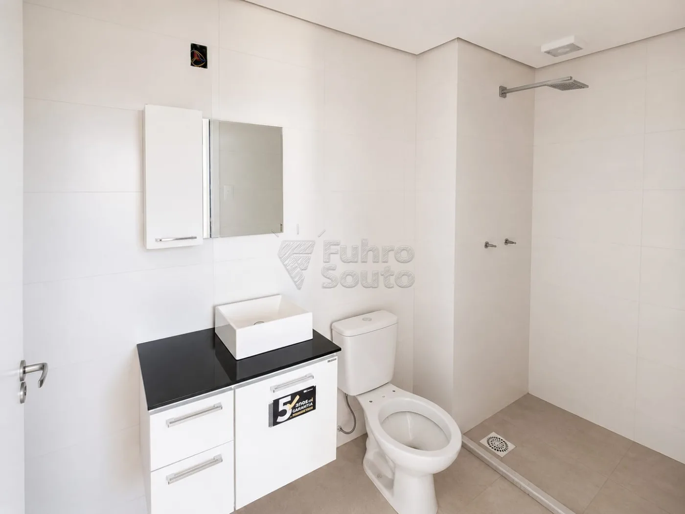 Comprar Apartamento / Padr&atilde;o em Pelotas R$ 360.000,00 - Foto 9