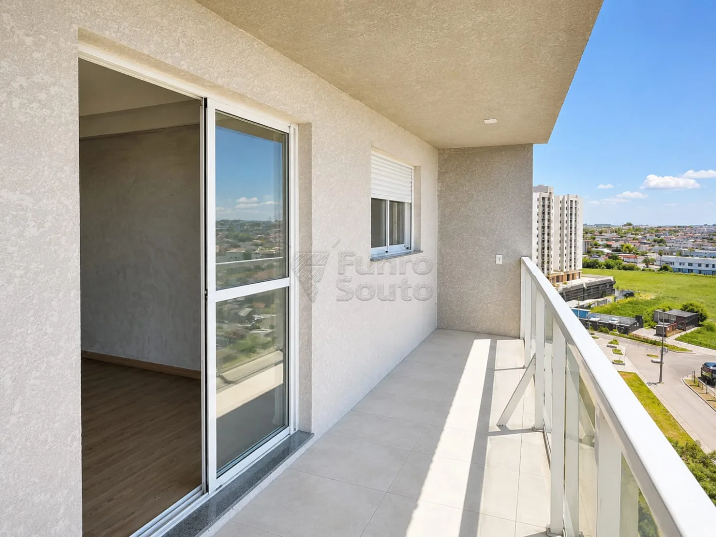Comprar Apartamento / Padr&atilde;o em Pelotas R$ 360.000,00 - Foto 10