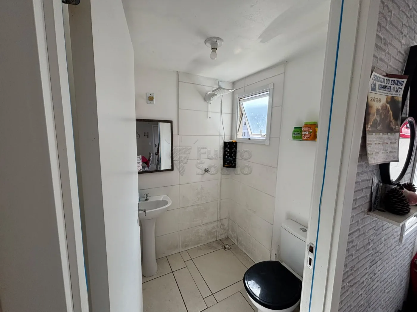 Comprar Apartamento / Padr&atilde;o em Pelotas R$ 160.000,00 - Foto 6