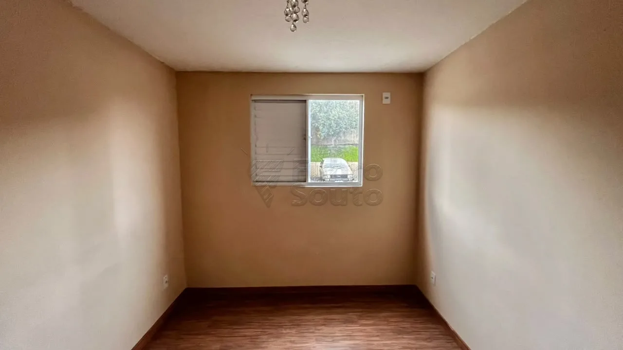 Comprar Apartamento / Padr&atilde;o em Pelotas R$ 160.000,00 - Foto 2