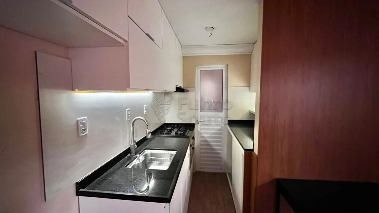 Comprar Apartamento / Padr&atilde;o em Pelotas R$ 160.000,00 - Foto 4