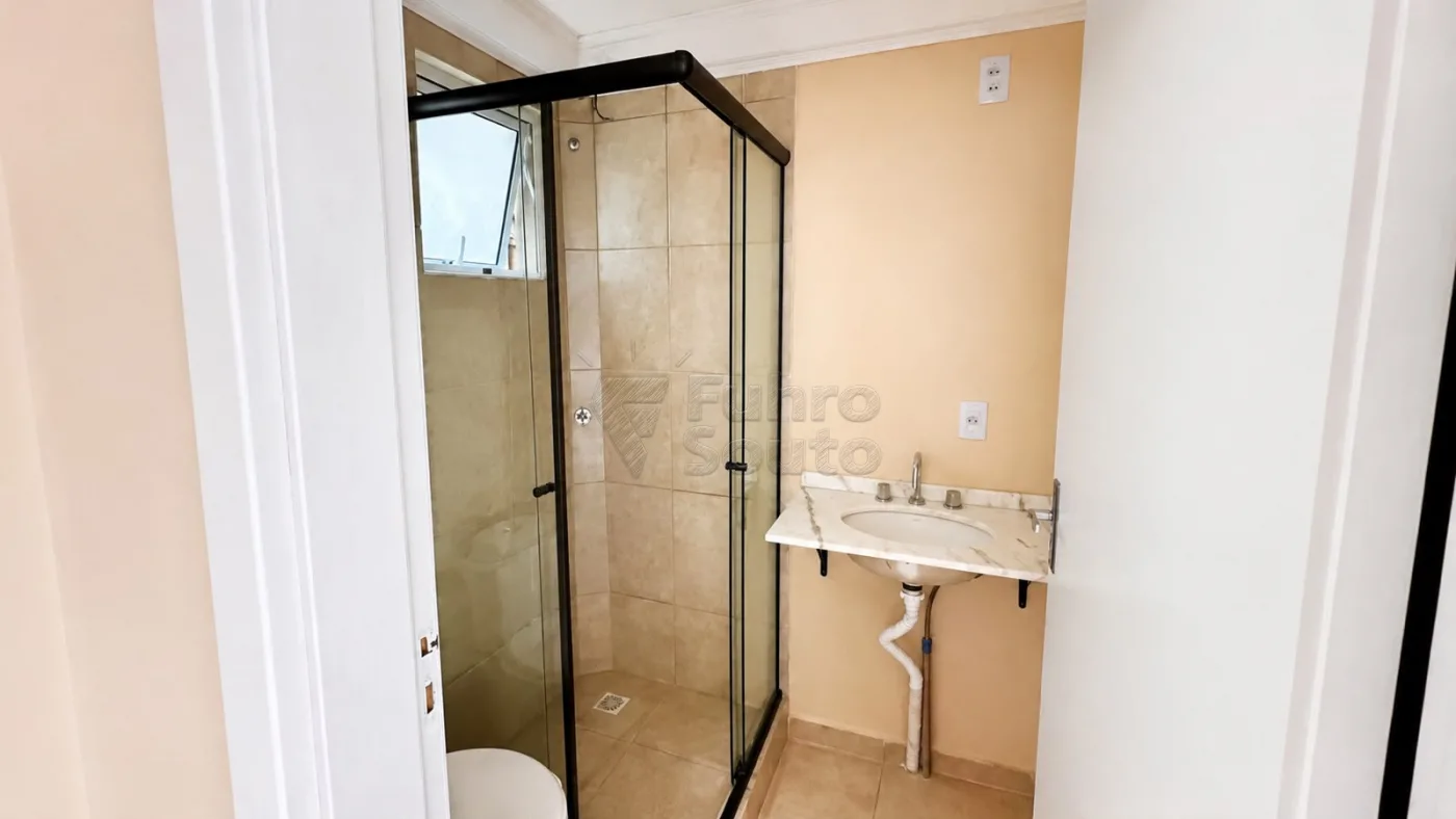 Comprar Apartamento / Padr&atilde;o em Pelotas R$ 160.000,00 - Foto 7