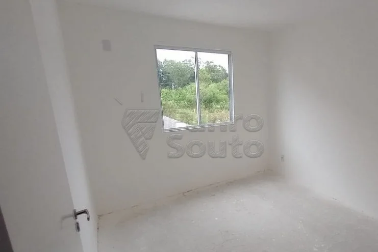 Comprar Apartamento / Padr&atilde;o em Pelotas R$ 175.000,00 - Foto 4