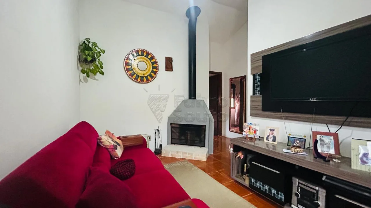 Comprar Apartamento / Padr&atilde;o em Pelotas R$ 217.000,00 - Foto 2