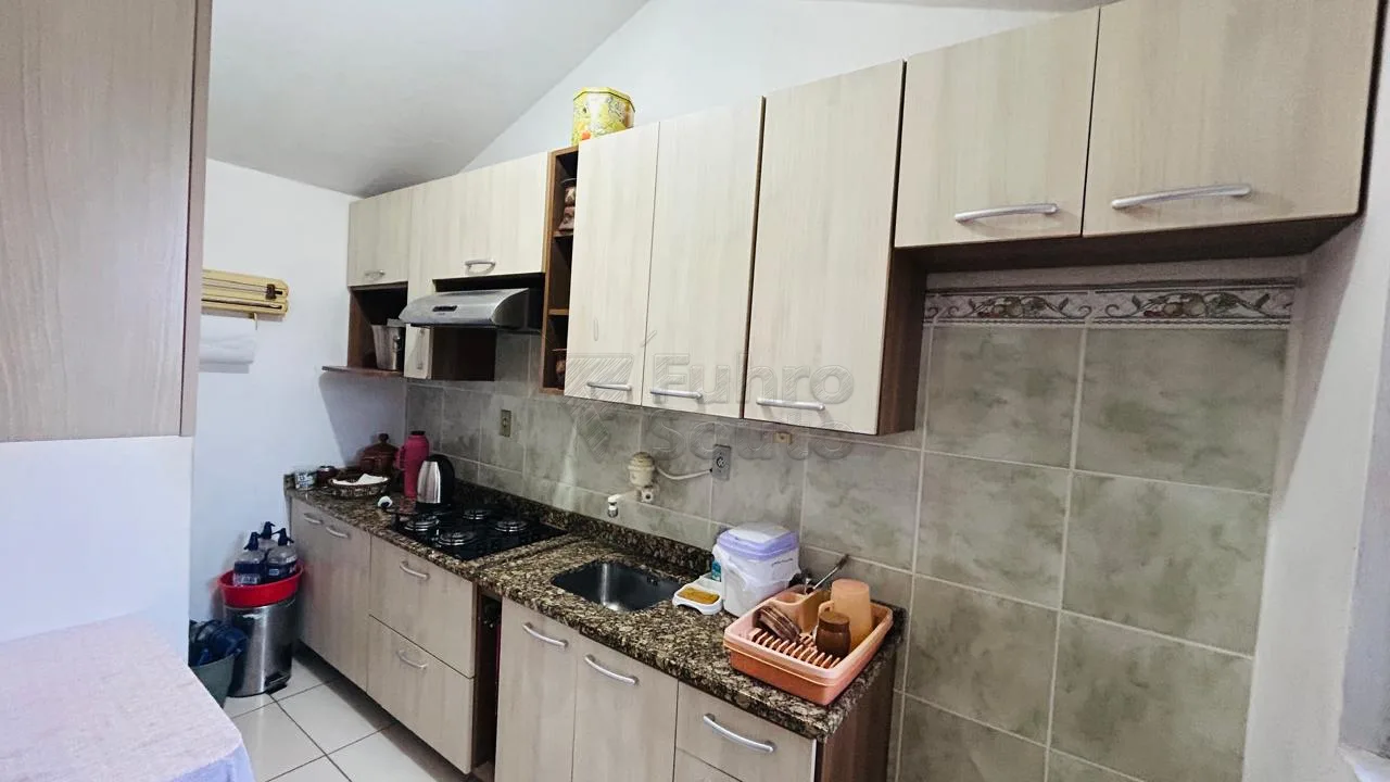 Comprar Apartamento / Padr&atilde;o em Pelotas R$ 217.000,00 - Foto 5