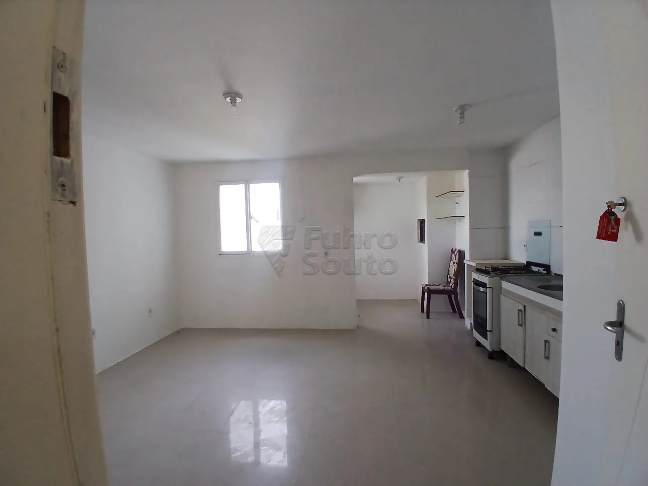 Comprar Apartamento / Padr&atilde;o em Pelotas R$ 150.000,00 - Foto 1