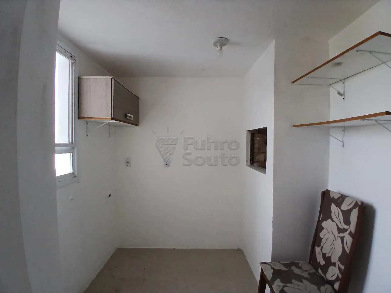 Comprar Apartamento / Padr&atilde;o em Pelotas R$ 150.000,00 - Foto 2