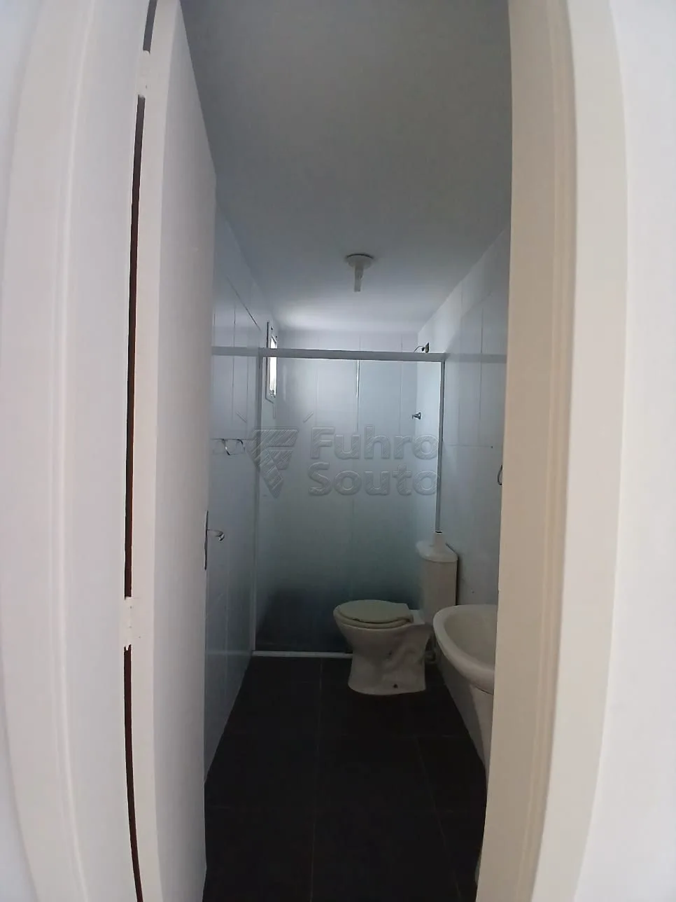 Comprar Apartamento / Padr&atilde;o em Pelotas R$ 150.000,00 - Foto 5