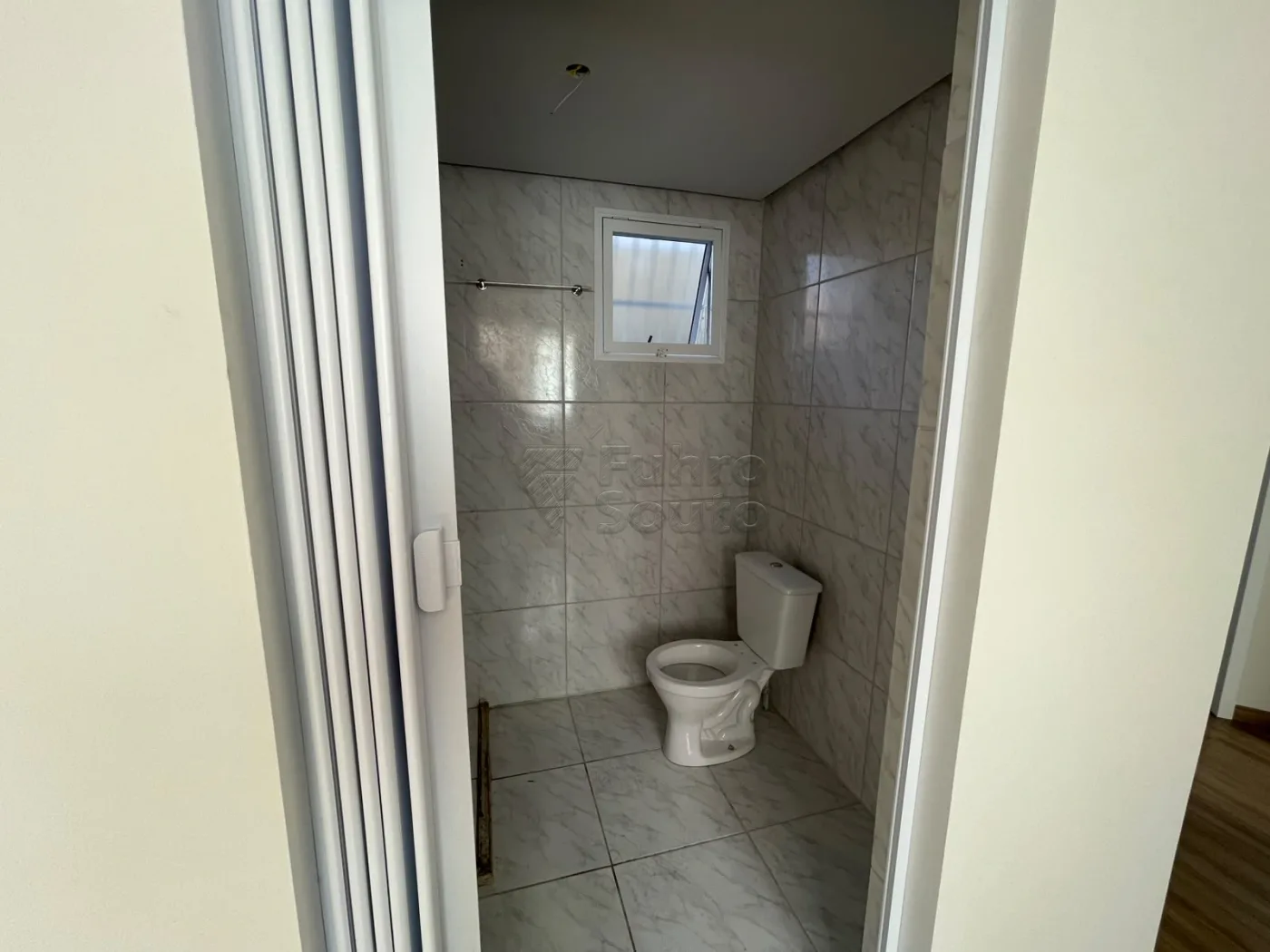 Comprar Apartamento / Padr&atilde;o em Pelotas R$ 180.000,00 - Foto 7